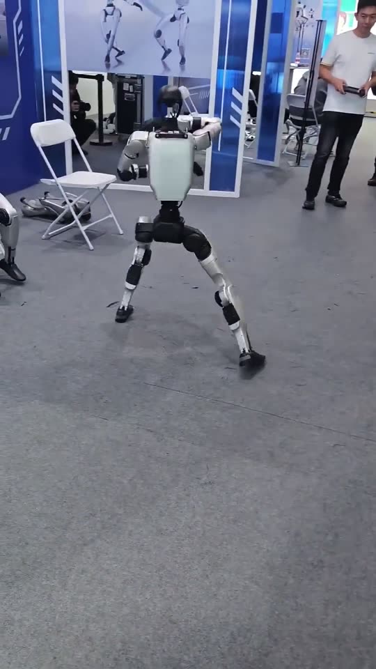 Kung-fu sur salon — robot humanoïde Unitree G1